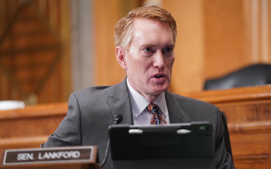 James Lankford, senator ze stanu Oklahoma od roku 2015, członek Partii Republikańskiej.