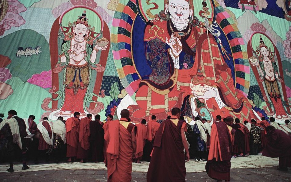 Tsechu, rytuał religijny, który ma na celu wygnanie wszelkiego zła i zapewnienie opieki bóstw nad do