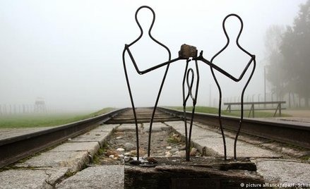 Ponad połowa Niemców uważa, że ich rodzina była ofiarą Hitlera