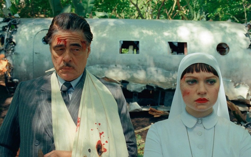 Bogaty przedsiębiorca Zsa-zsa Korda (Benicio del Toro) reprezentuje w „Fenickim układzie” wyzysk i c