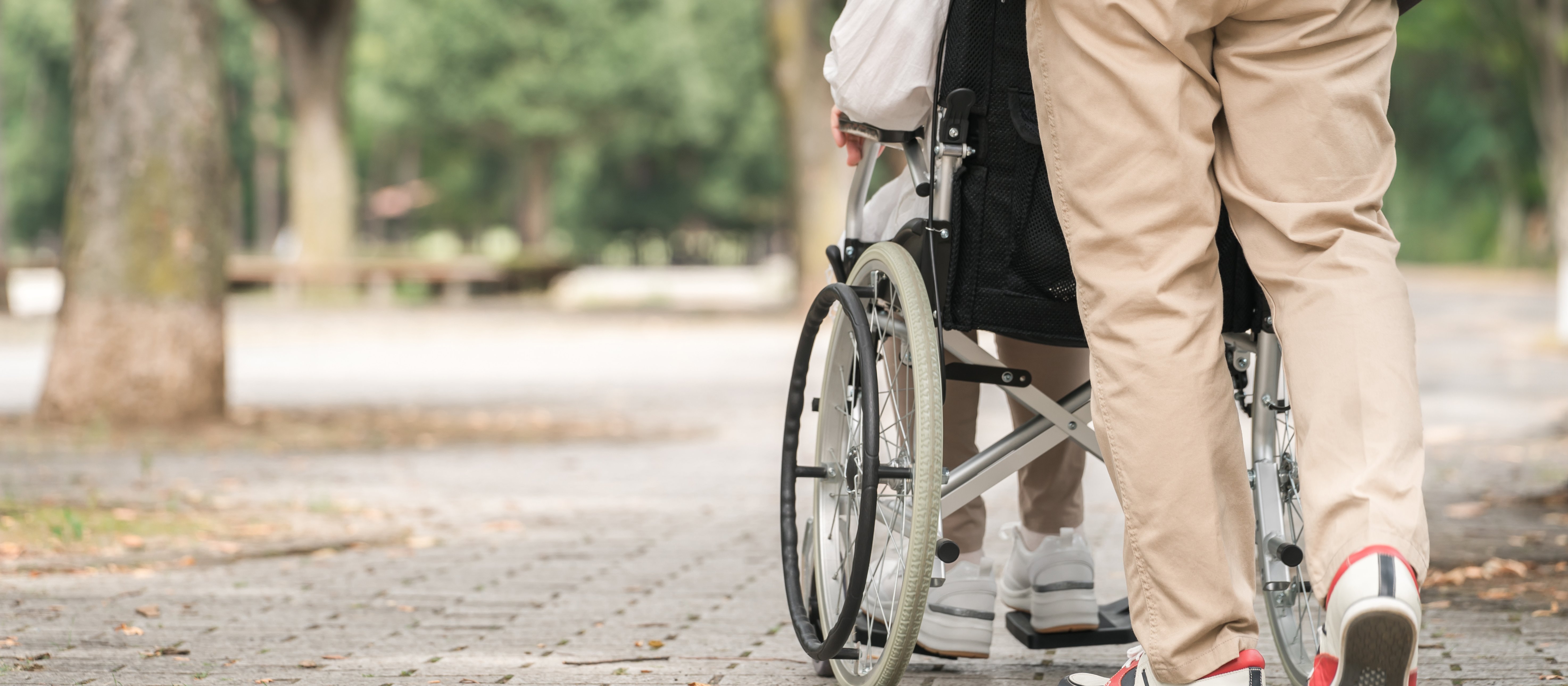 Pomysł Lewicy i Polski 2050 na asystencję osób z niepełnosprawnościami. Czy potrzebny?