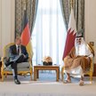 W Dausze kanclerza Olafa Scholza przyjął emir Kataru Tamim bin Hamad as-Sani