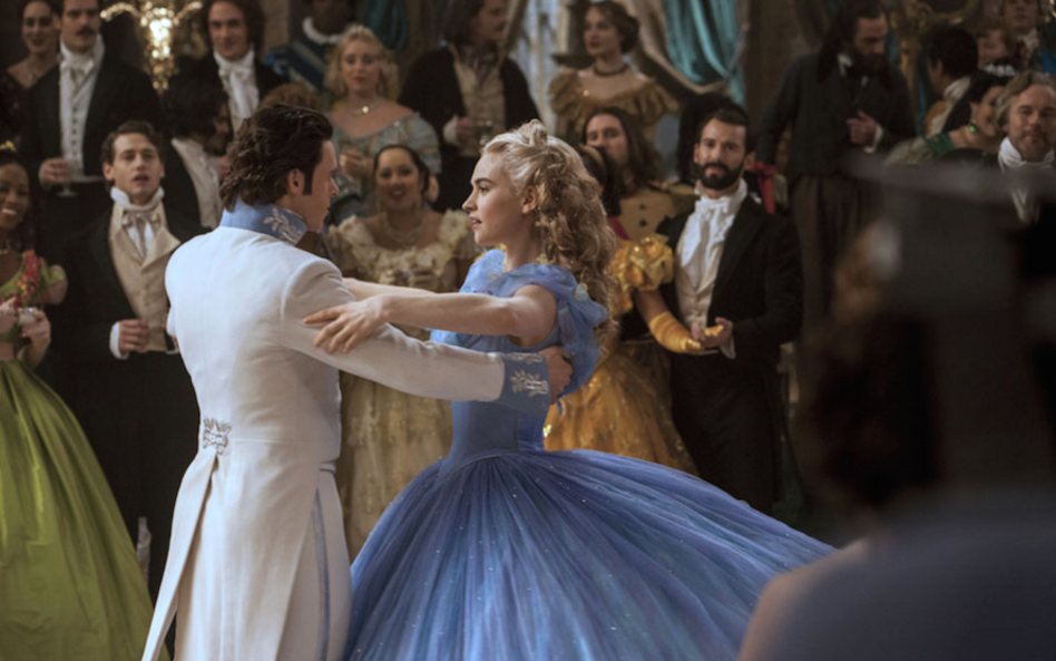 Nominacja w kategorii najlepsze kostiumy: Kopciuszek