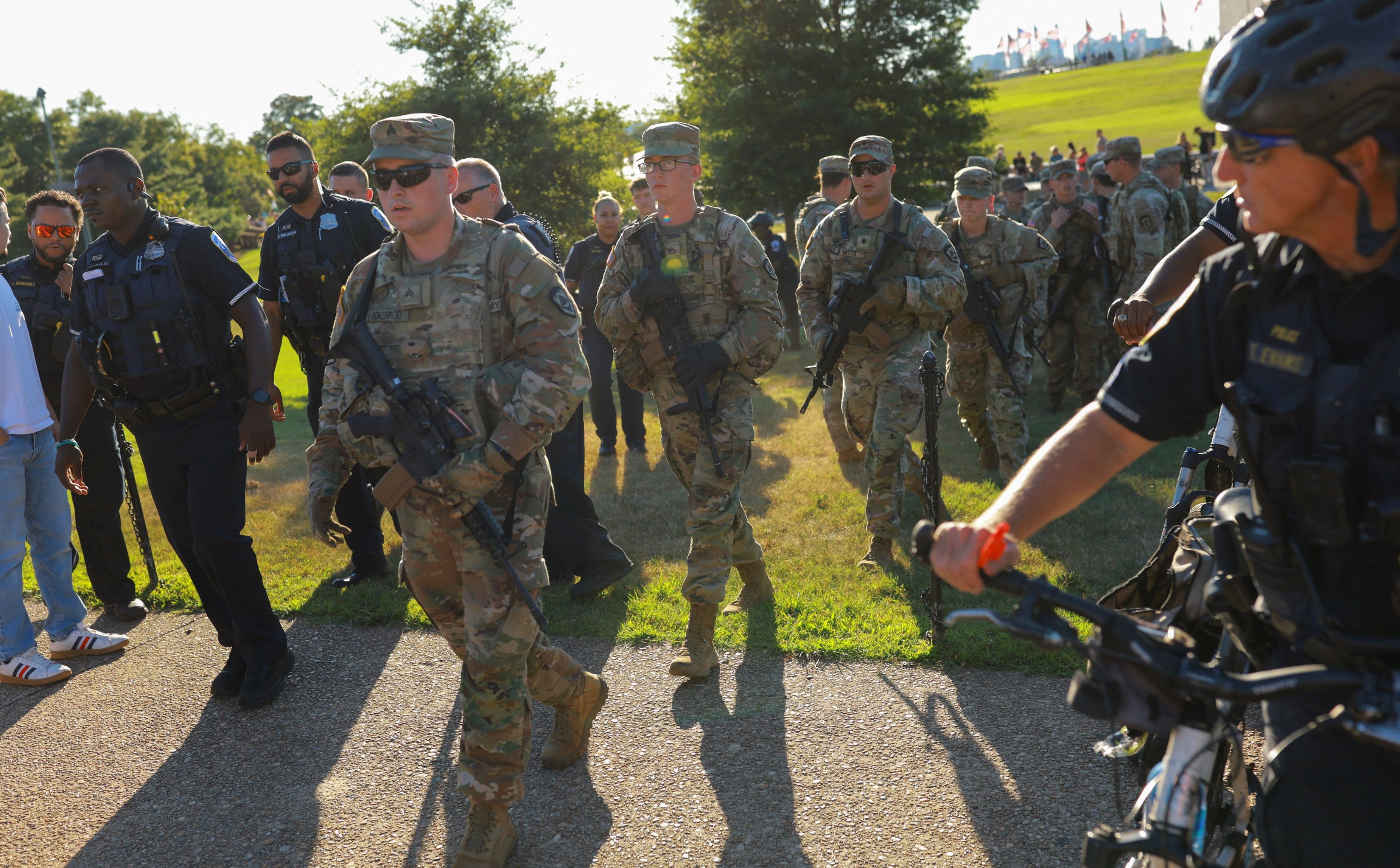 Donald Trump chce kontrolować miasta wojskiem. Zwalcza przestępczość czy demokratów?