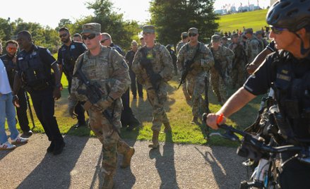 Gwardia Narodowa i policja na ulicach Waszyngtonu