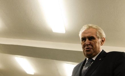 Czesi wybierali prezydenta: Zeman na prowadzeniu