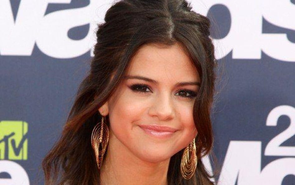 Pink kontra Selena Gomez. Spór na Twitterze o różowe konie