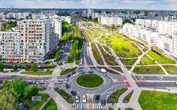 Nazwa rondo Ireny Kwiatkowskiej została nadana Uchwałą nr XV/617/2025 Rady Miasta Stołecznego Warsza