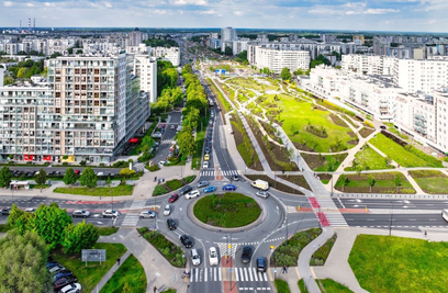 Nazwa rondo Ireny Kwiatkowskiej została nadana Uchwałą nr XV/617/2025 Rady Miasta Stołecznego Warsza