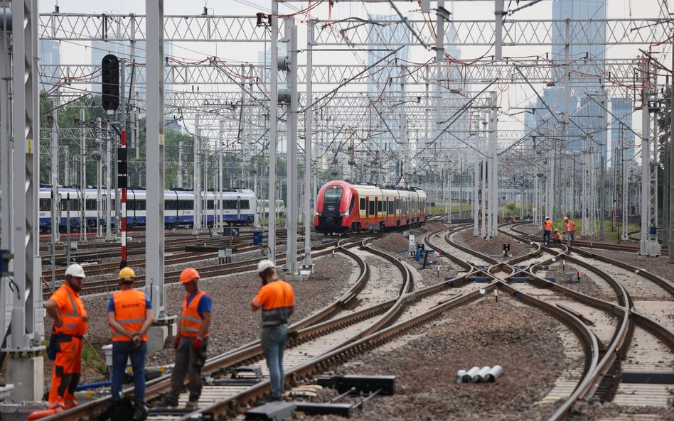 Inwestycje w modernizację linii kolejowych mają być tak prowadzone, by utrudnienia dla podróżnych po